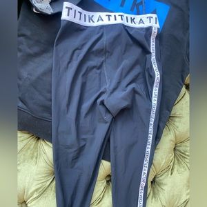 TITIKA LEGGINGS SIZE 2 | Closet Label #47.)
